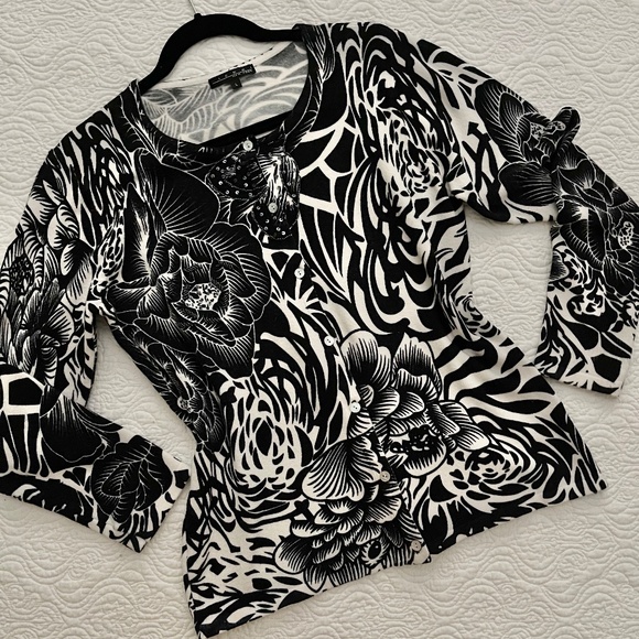 Pierri New York Floral Beaded Cardigan Sweater - Picture 3 of 15